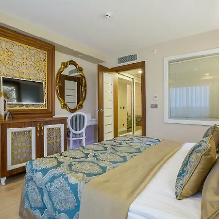 J'adore Deluxe & Hotel 5*