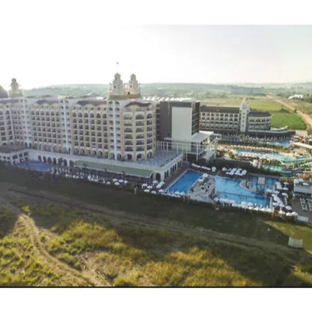 J'Adore Deluxe Hotel & Spa 5* Titreyengol