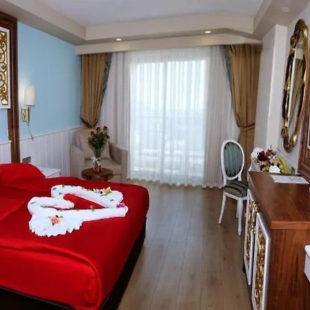 J'Adore Deluxe Hotel & Spa