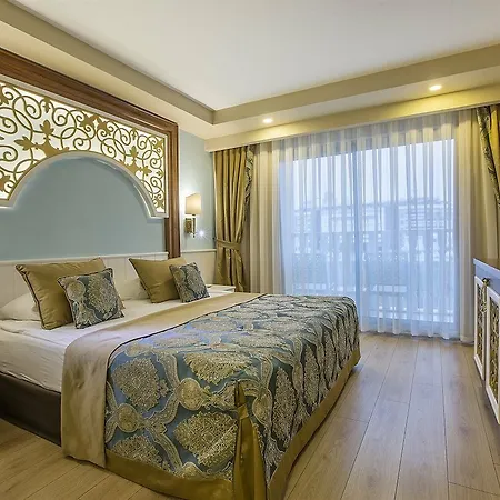 J'Adore Deluxe Hotel & Spa
